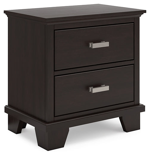 Covetown King Panel Bed with Mirrored Dresser, Chest and Nightstand